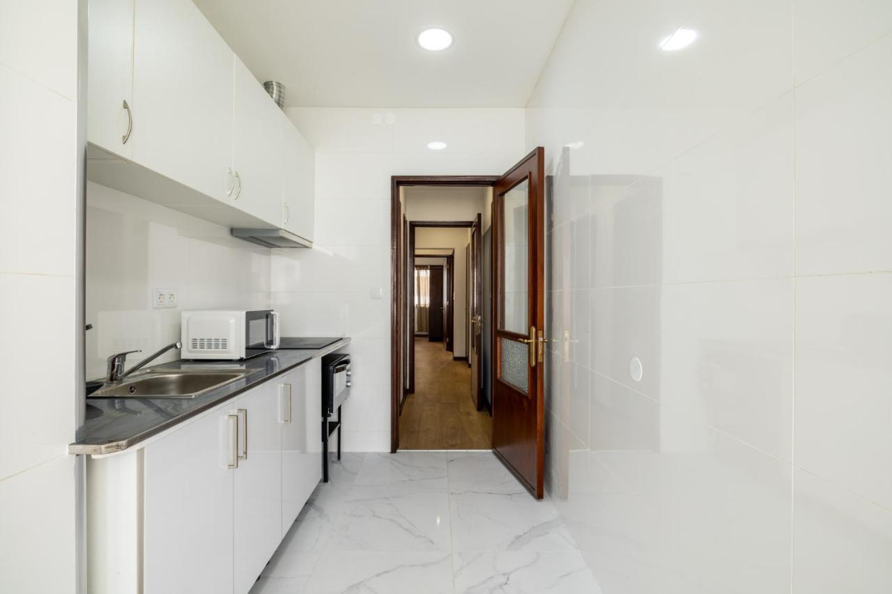 Downtown 2 Minutes By Walk To Center And Metro-Direct To Airpot T4 Appartement Porto Buitenkant foto