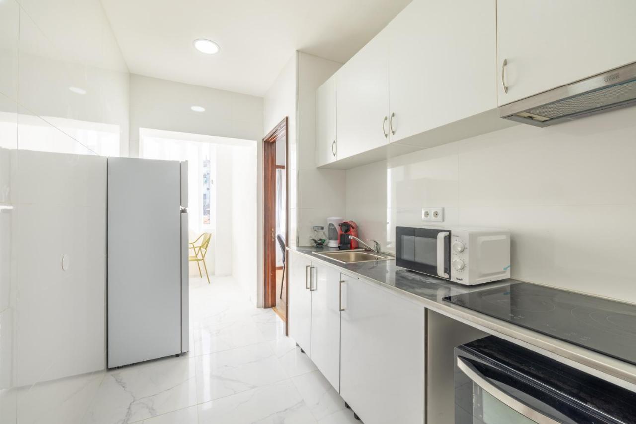 Downtown 2 Minutes By Walk To Center And Metro-Direct To Airpot T4 Appartement Porto Buitenkant foto