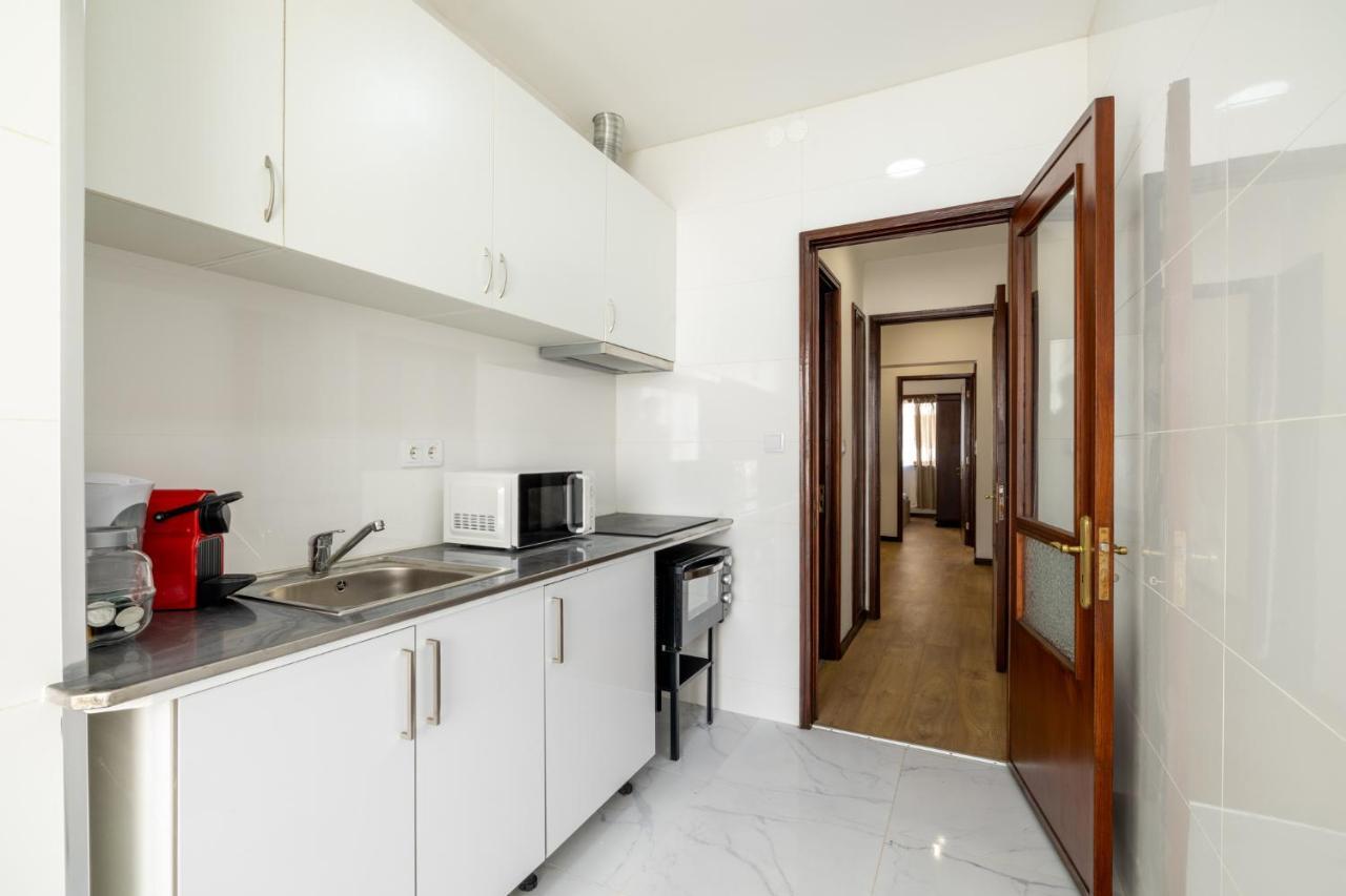 Downtown 2 Minutes By Walk To Center And Metro-Direct To Airpot T4 Appartement Porto Buitenkant foto
