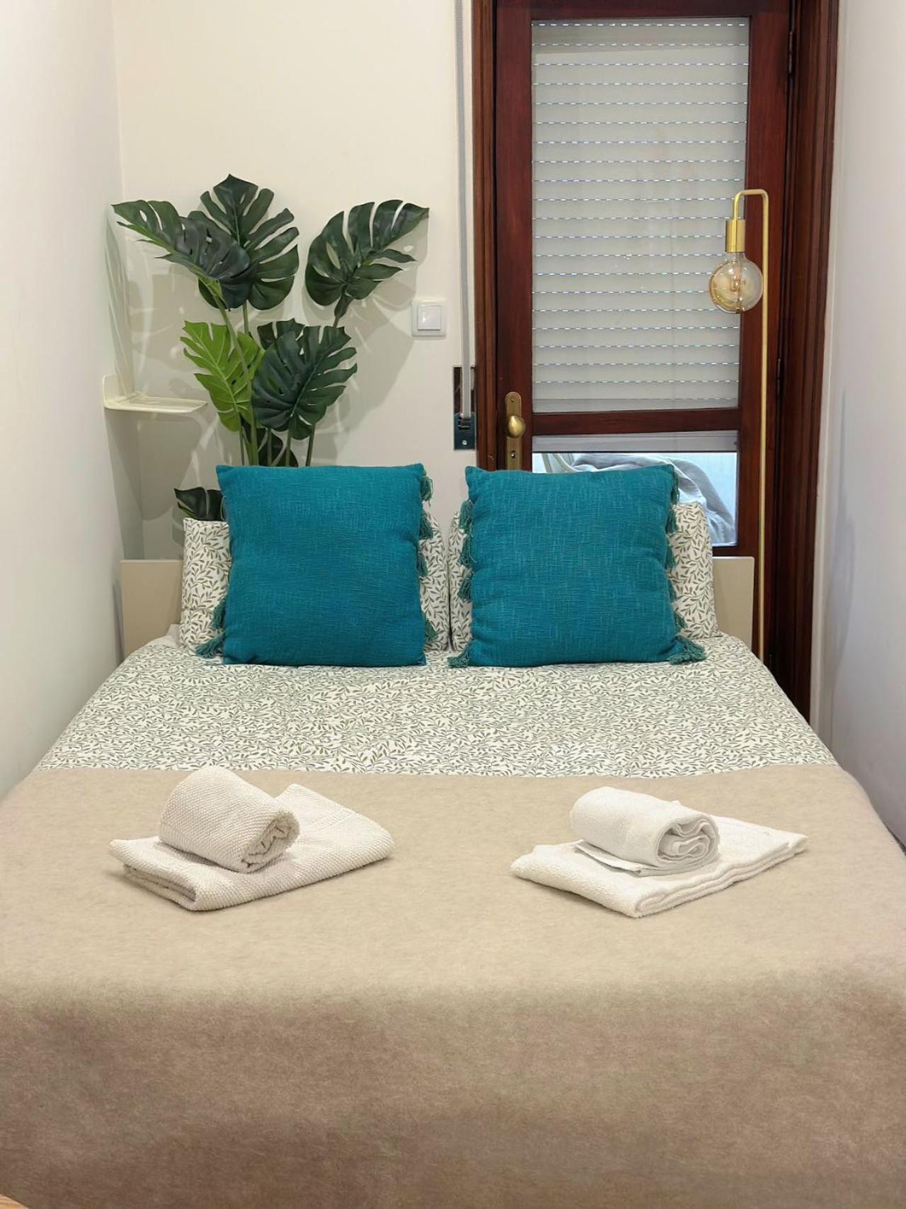 Downtown 2 Minutes By Walk To Center And Metro-Direct To Airpot T4 Appartement Porto Buitenkant foto
